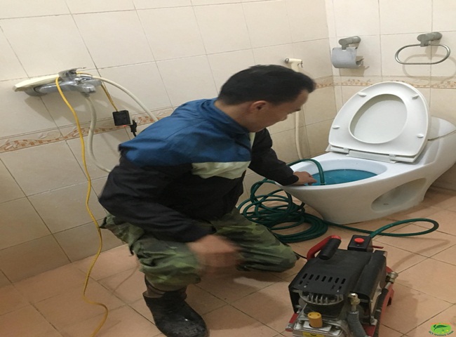 Th&ocirc;ng bồn cầu quận 11 Hưng Ph&aacute;t nhanh gọn