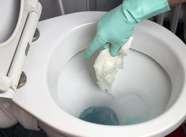 Dịch vụ th&ocirc;ng bồn cầu quận Ph&uacute; Nhuận Tiến Ph&aacute;t quy tr&igrave;nh hiệu quả, an to&agrave;n