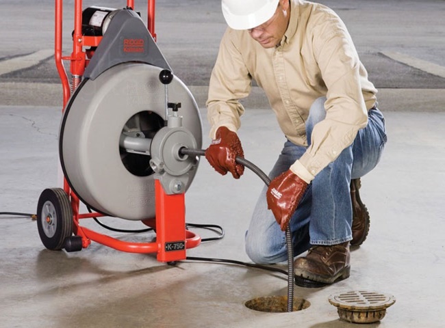 Dịch vụ th&ocirc;ng cống nghẹt quận 5 Tiến Ph&aacute;t phục vụ kh&aacute;ch h&agrave;ng 24/7